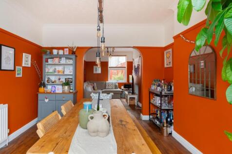 0N1QSKD - Reception E.jpg