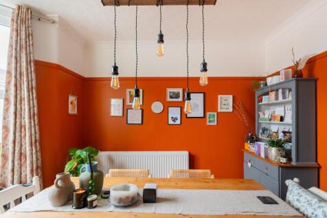 0N1QSKD - Reception H.jpg