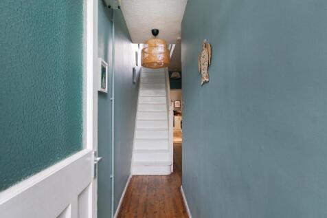 0N1QSKD - Hallway B.jpg