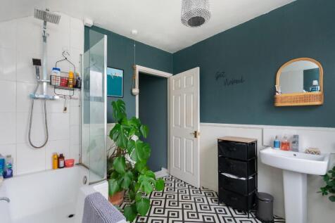 0N1QSKD - Bathroom A.jpg