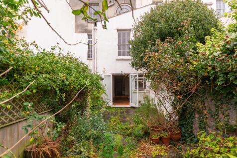 G2F5CPCN - External F.jpg