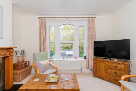 0R6TFS - Living Room A.jpg