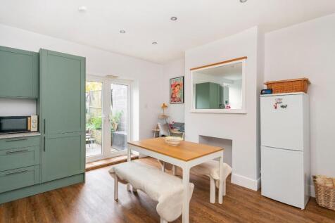 0R6TFS - Kitchen Diner E.jpg