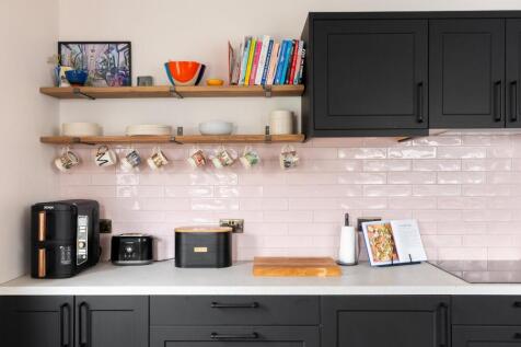 2W4RBN - Kitchen B.jpg