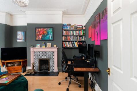 2W4RBN - Living Room D.jpg