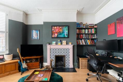 2W4RBN - Living Room A.jpg