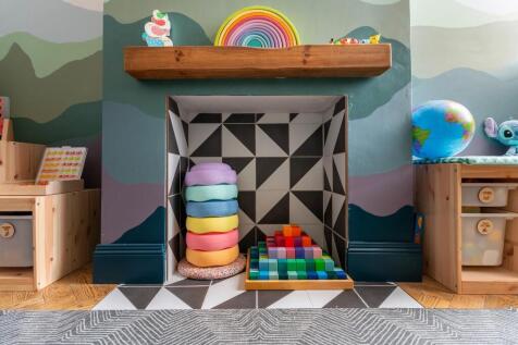 2W4RBN - Family Room A.jpg