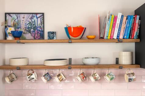 2W4RBN - Kitchen A.jpg