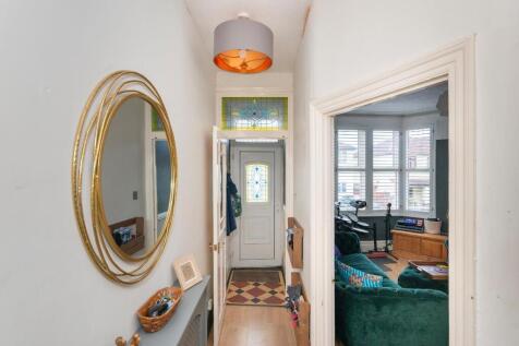 2W4RBN - Hallway A.jpg