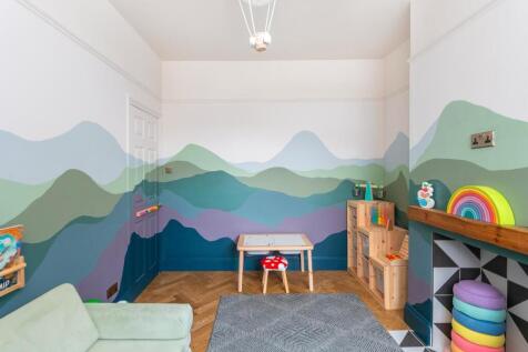 2W4RBN - Family Room B.jpg