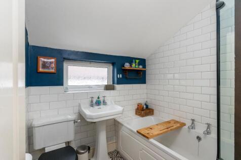 2W4RBN - Bathroom C.jpg