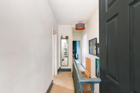 2W4RBN - Landing A.jpg