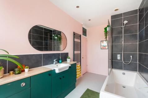 0H4STRD - Bathroom A.jpg