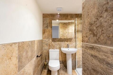 1C0ATHS - Bathroom B.jpg