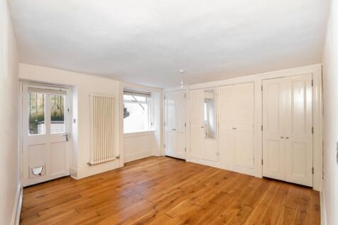 1C0ATHS - Bedroom B.jpg