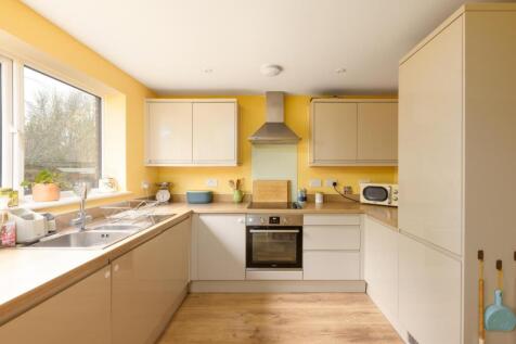 6 Fraynes Cl, BS3-10.jpg