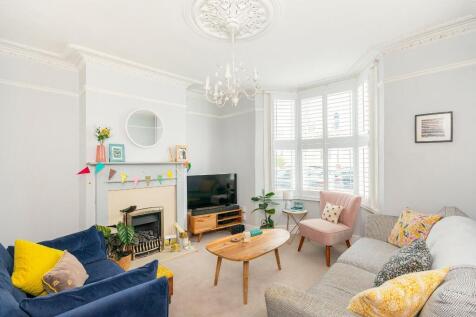 5G6STN - Living Room D.jpg