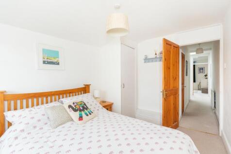 5G6STN - Bedroom A.jpg