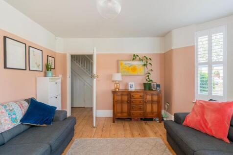 3W9CBN - Living Room A.jpg