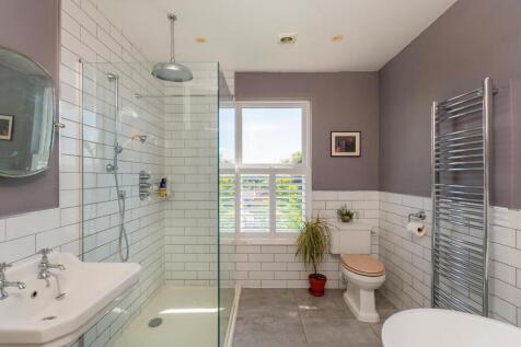 3W9CBN - Bathroom B.jpg