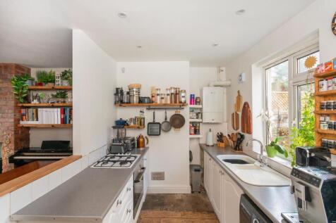 0M2SVP - Kitchen C.jpg