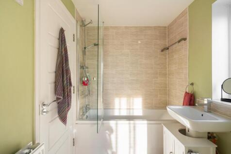 0M8RFP - Bathroom B.jpg