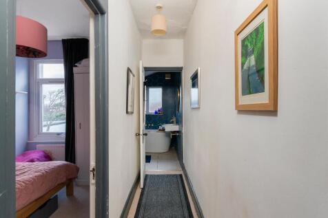 9N6SDD - Landing A.jpg