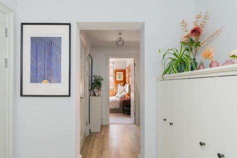 2R0HBR - Hallway E.jpg