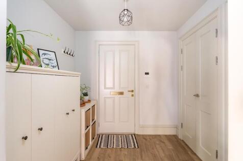 2R0HBR - Hallway C.jpg