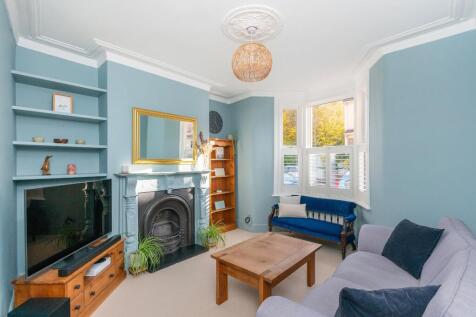 3L7CRSA - Living Room D.jpg