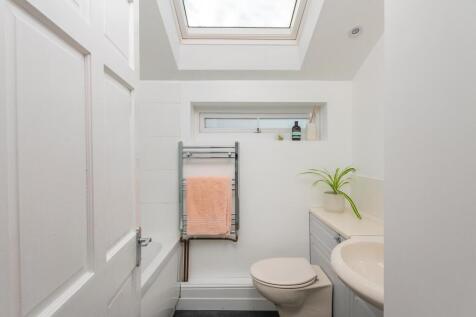 3L7CRSA - Bathroom C.jpg