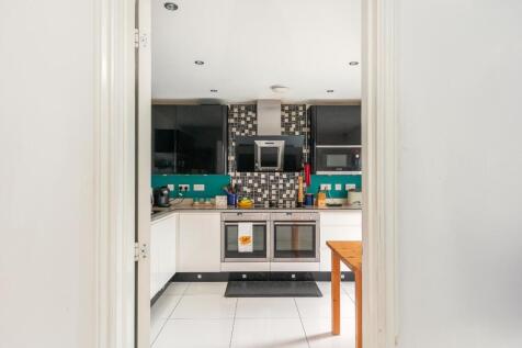 2G8CWCV - Kitchen D.jpg