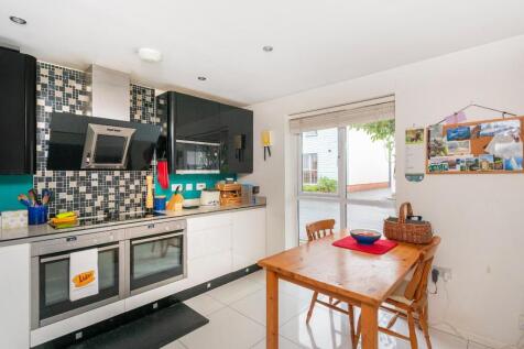 2G8CWCV - Kitchen B.jpg