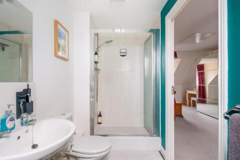 2G8CWCV - Ensuite A.jpg