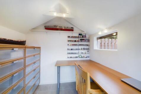 Garden Office/Hobbies Room