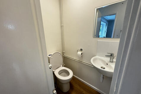 Toilet Ground Floor