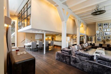 Living (Mezzanine)