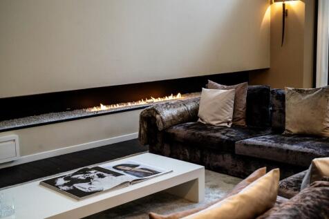 Living (Fireplace)