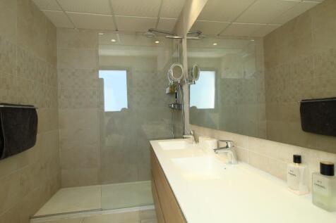 ensuite bathroom