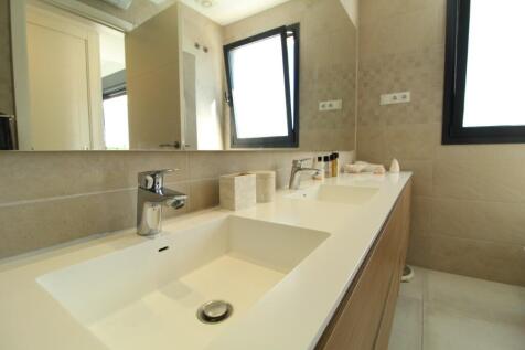 en suite bathroom