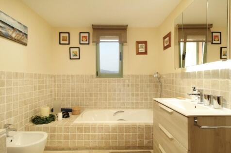 ensuite bathroom