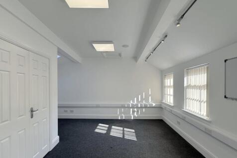 commercialspacetorent_altrincham_0000s_0006_Laye