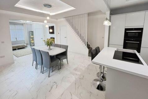 Kitchen dining area