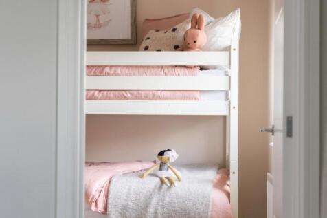 Dandara - The Heathers - Home 31, The Gosford V1