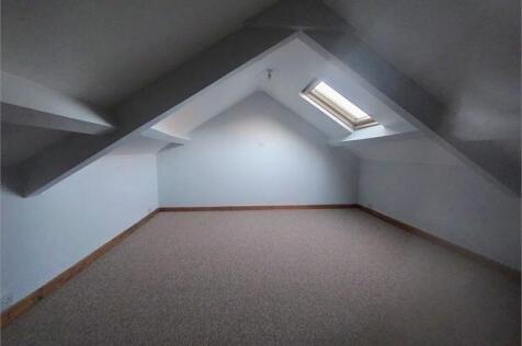 ATTIC ROOM