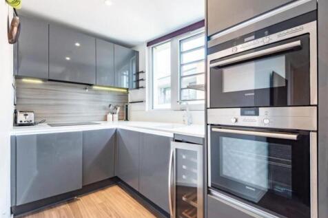 PHOTO-2025-10-25-18-20-53 2.jpg