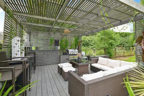 Outside Entertaining Area