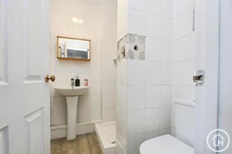 Ensuite (Bedroom Five)