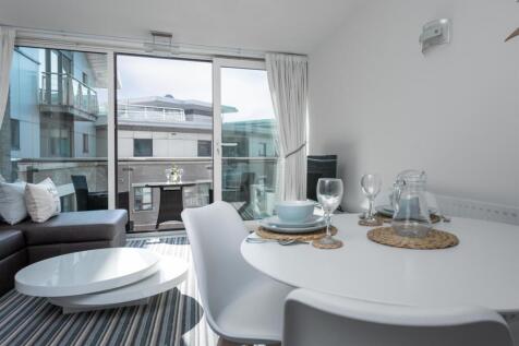 70 Dolphin Quays-39_2048_X_1536.jpg