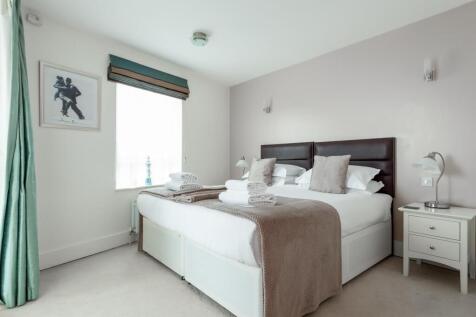 1 Dolphin Quays-5_web.jpg